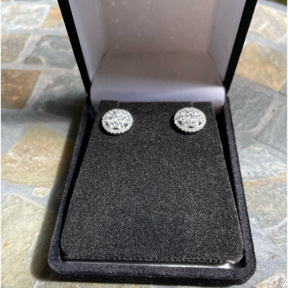 Lafonn Sterling Silver CZ stud earrings - Picture 9 of 9
